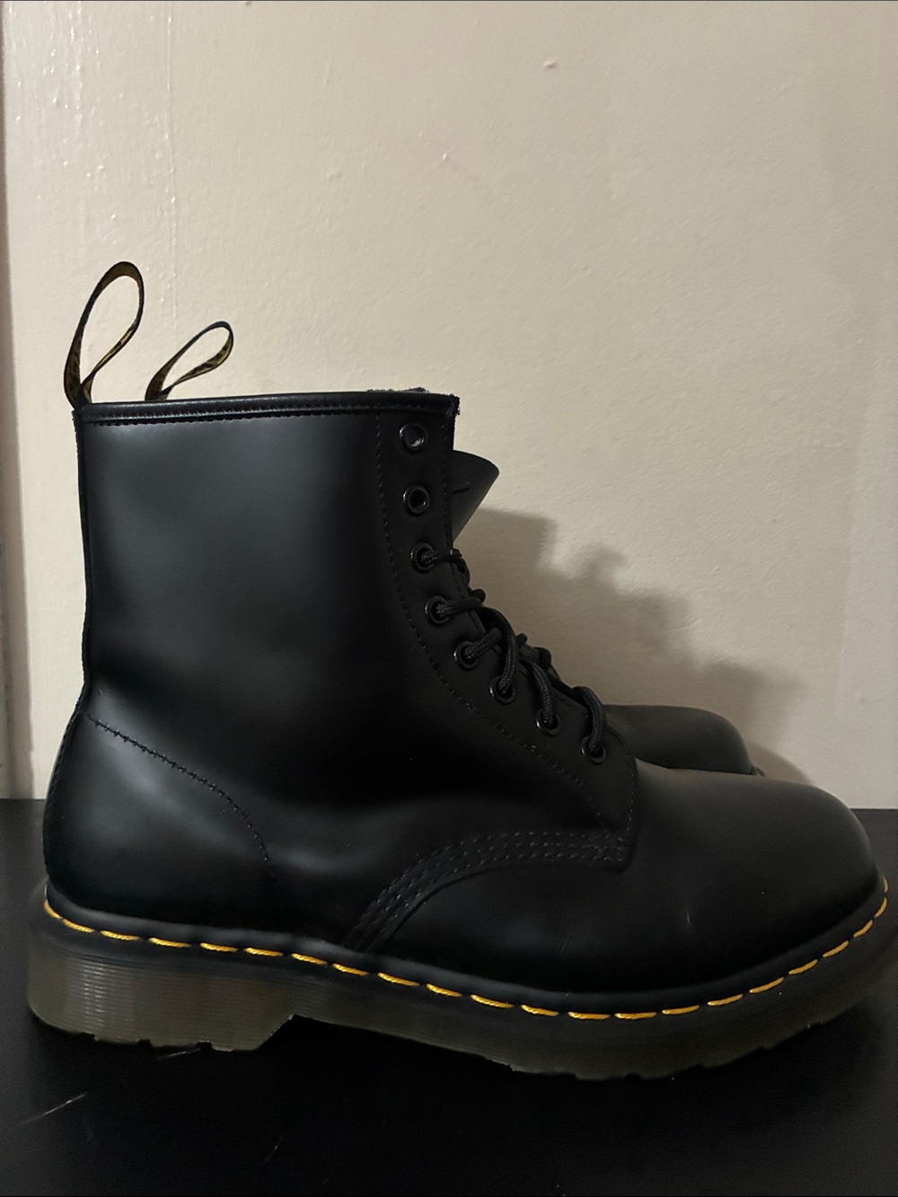 Classic Dr. Martens 1460 Smooth Leather 8-Eye Boots in black size 10
